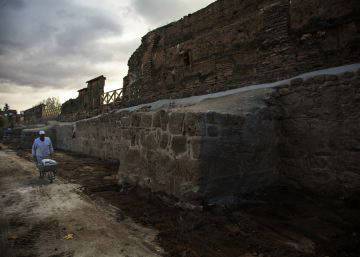 Descubierta una muralla medieval con siete torreones en Talamanca