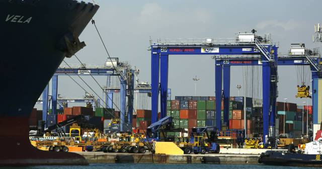 Actividad en el puerto de Valencia. 