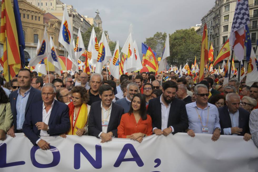 cabecera manifestacion barcelona 12 o barcelona arrimadas y albiol condenan la reprobaci 243 n cabecera manifestacion barcelona 12 o barcelona arrimadas y albiol condenan la reprobaci 243 n