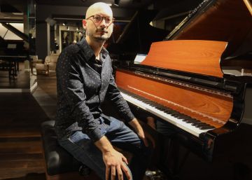 “Para los chavales, Aute o Serrat son agujeros negros”