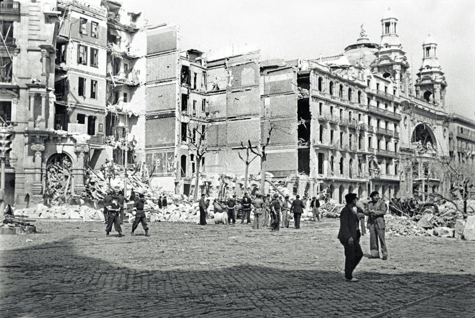 Imagen de la devastaciÃ³n provocada por el bombardeo en la Gran Via.