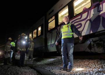 Una maquinista fallecida y un centenar de heridos en un accidente de dos trenes de Cercanías entre Manresa y Sant Vicenç de Castellet