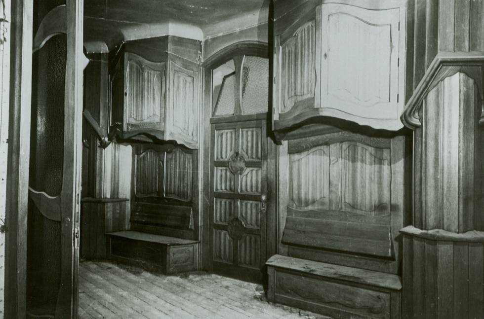 El recibidor de la Casa Milà, la Pedrera, antes de ser desmontado.