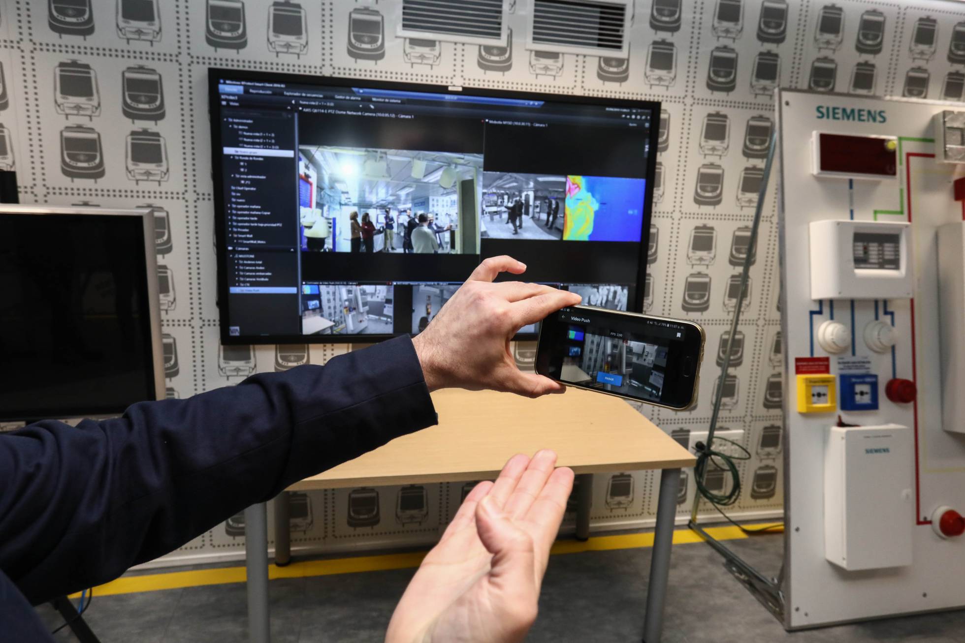 Los móviles del personal de Metro se convertirán en una cámara del sistema de grabación del suburbano.