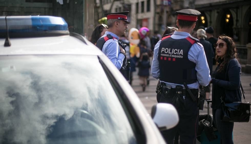 Una patrulla de Mossos, en La Rambla.