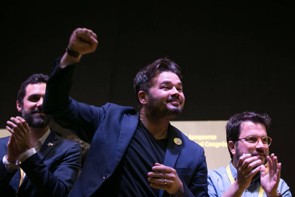 Gabriel Rufián celebra el triunfo de ERC en Barcelona.
