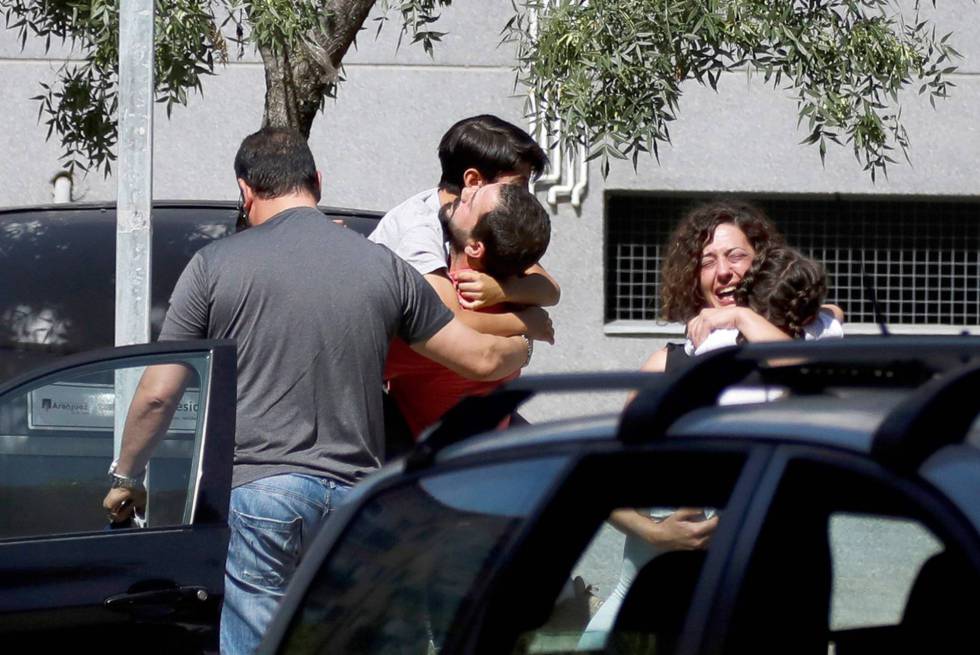 Familiares de las vÃctimas de un tiroteo de Aranjuez.
