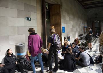 Universidades catalanas modifican el sistema de evaluación presionadas por las protestas del ‘procés’