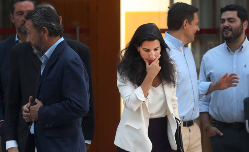 Rocío Monasterio, diputada de Vox, en el pleno de la Asamblea de Madrid. rn 