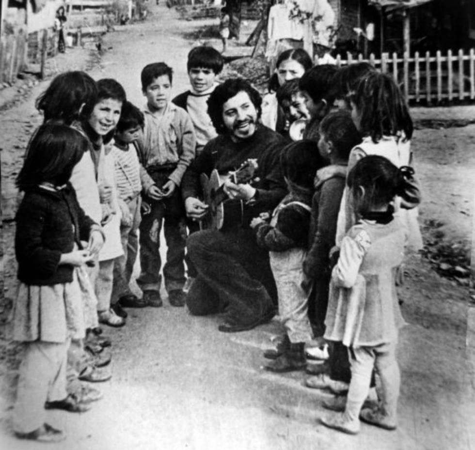 El cantautor chileno Víctor Jara, en una imagen sin fechar facilitada por la fundación que lleva su nombre.