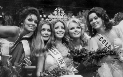 FOTOGALERIA: La primera corona universal para España