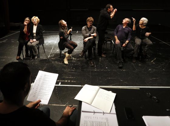 Assaig de l'obra quot; el coix de Inishmanquot ;, que s'estrena el diacute, a 18 al Teatre Espantilde; ol .