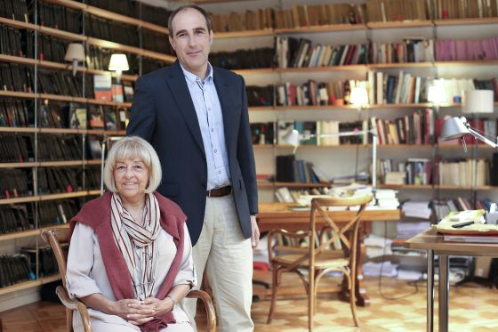 Beatriz de Moura, editora de Tusquets, con Juan Cerezo, que le sucederá en el cargo. Barcelona