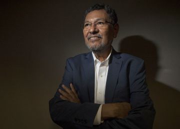 “Ser escritor es afeitar a Dios y al diablo al mismo tiempo”