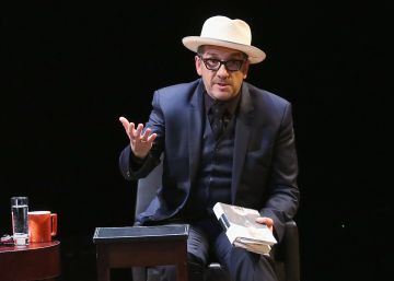 Elvis Costello: “Las compañías ahora mismo solo buscan superventas”