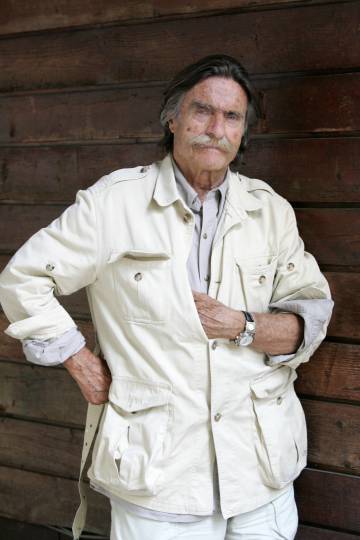 El periodista y creador de la Ruta Quetzal Miguel de la Quadra-Salcedo, en 2007. El periodista y creador de la Ruta Quetzal Miguel de la Quadra-Salcedo, en 2007.