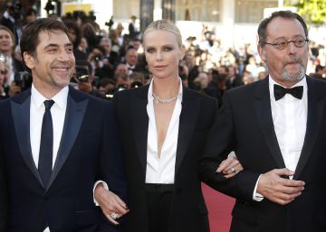 Los actores Javier Bardem, la sudafricana Charlize Theron y el franc&eacute;s Jean Reno, en la &uacute;ltima edici&oacute;n del Festival de Cannes.