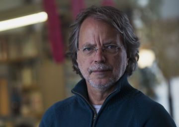 Mia Couto: “La palabra y el silencio tienen el mismo peso”