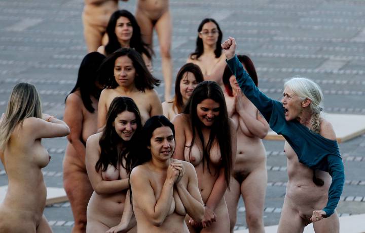 fotos en colombia bogotá se desnuda para spencer tunick cultura el