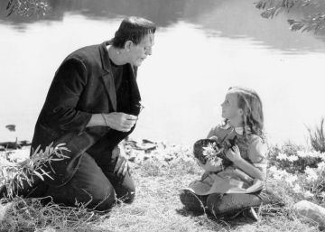 Sirenas negras y románticos en remojo