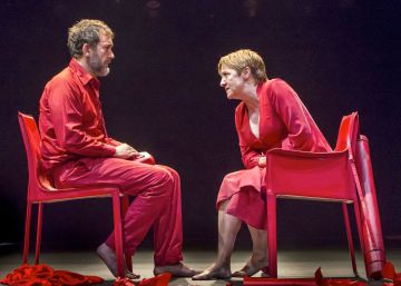 Blanca Portillo y Jos&eacute; Luis Garc&iacute;a P&eacute;rez en un ensayo de 'El cart&oacute;grafo', de Juan Mayorga.