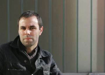 Fernando Sánchez Castillo: “Varado como un viejo aventurero”