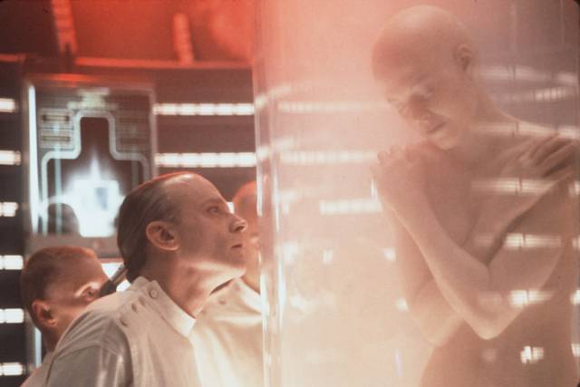 Ripley: “Mi madre siempre me dijo que no había monstruos. No de verdad, pero existen”