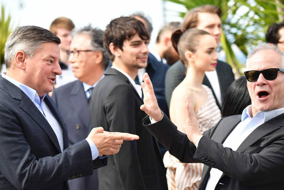 El responsable de contenidos de Netflix, Ted Sarandos (izquierda), junt con el director del festival de Cannes, Thierry Frémaux.