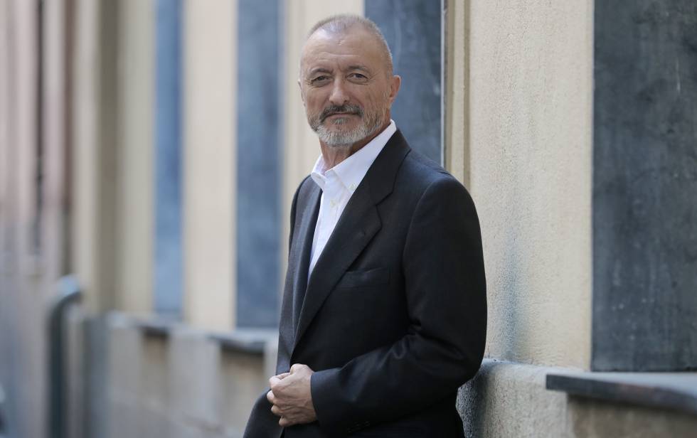 Arturo Pérez-Reverte, retratado en Madrid.