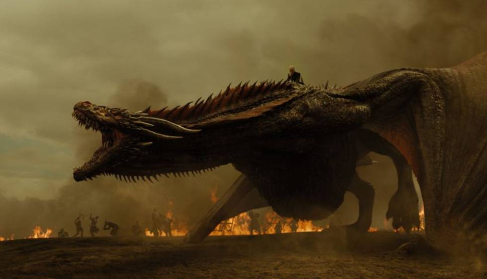Drogon y Daenerys dándose una vuelta por Los Barruecos.