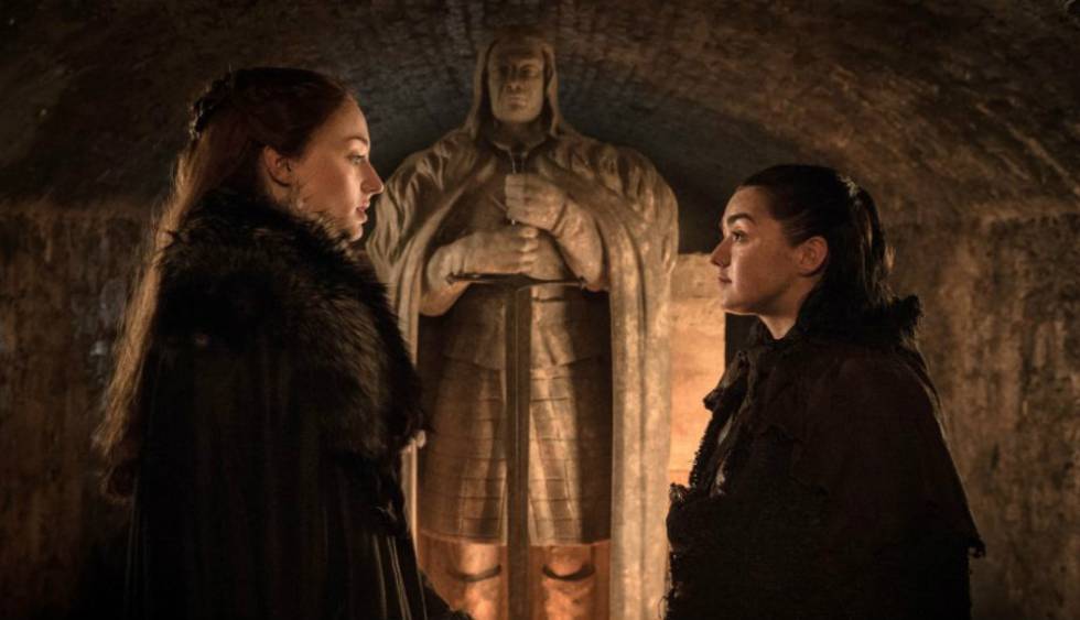 Sansa y Arya se reencuentran ante la tumba de su padre.