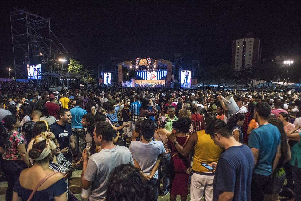 Miles de personas acudieron a la llamada de la marimba en el escenario principal del Petronio.