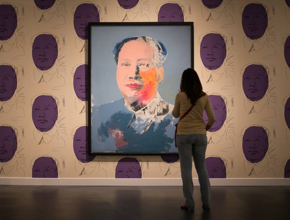 Una vista de la exposicion 'Warhol, el arte mecanico', en el CaixaForum de Barcelona.