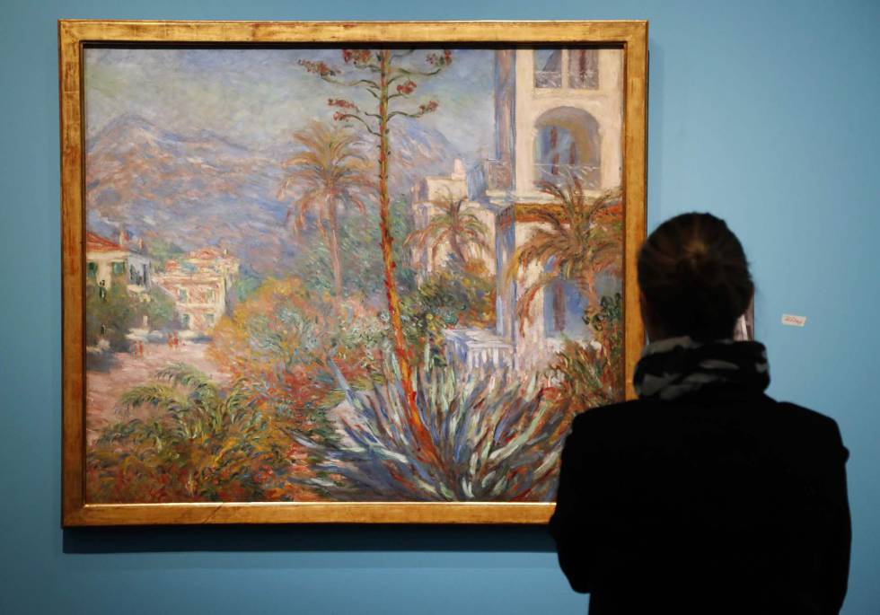Un visitante observa el cuadro 'Las villas en Bordighera', de Claude Monet, en la exposición 'Monet coleccionista', en el Museo Mamottan.