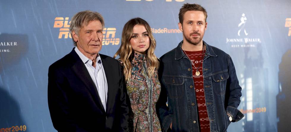Harrison Ford, Ana de Armas e Ryan Gosling, promovendo 'Blade Runner 2049'.