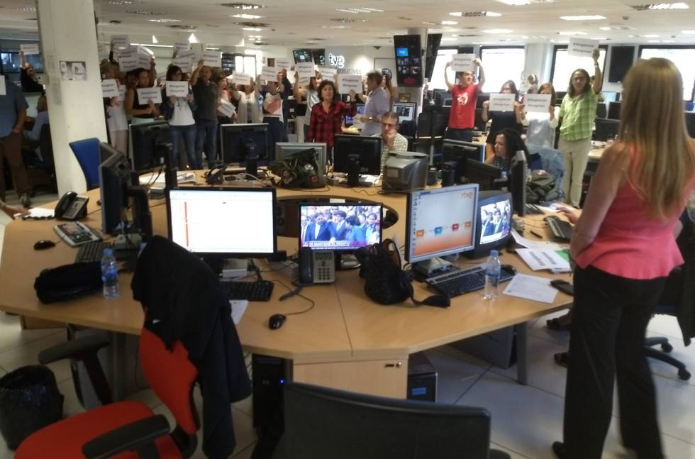 Protesta en la redacción de Torrespaña. 