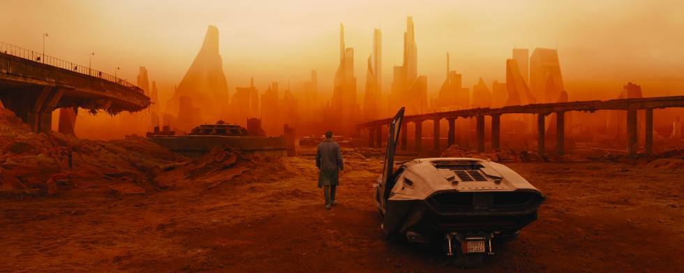 Fotograma de la nueva secuela de la película Blade Runner, situada en 2049.