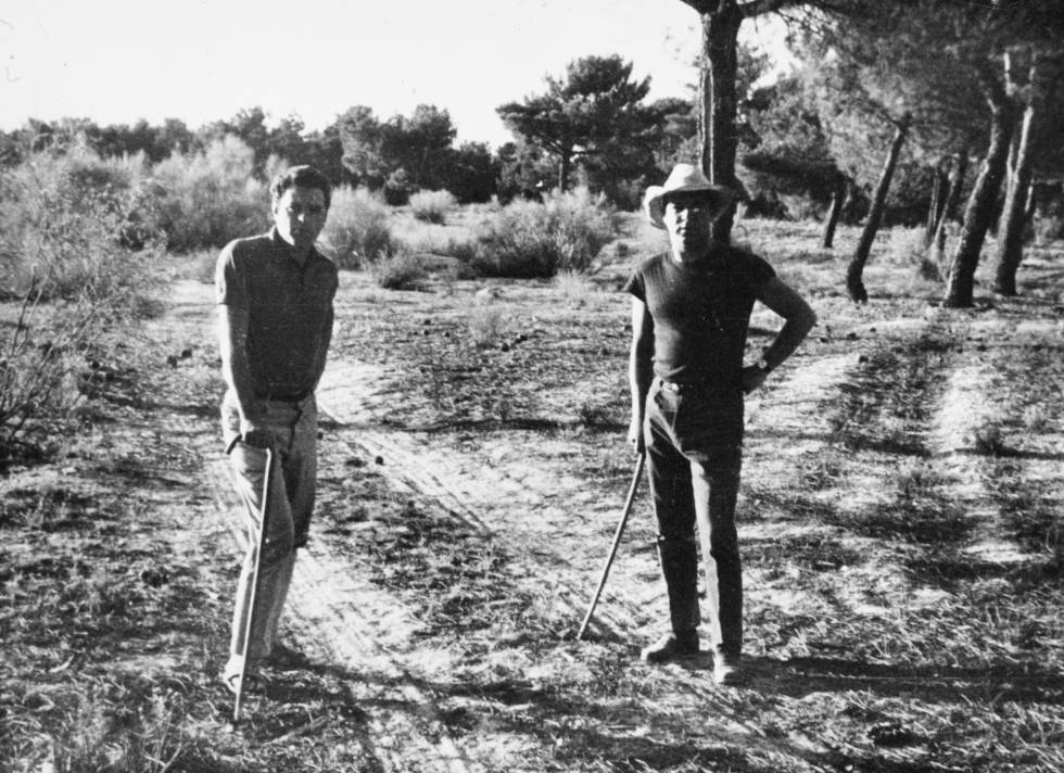 Juan Marsé y Jaime Gil de Biedma en Navas de Asunción (Segovia). Verano de 1964. 