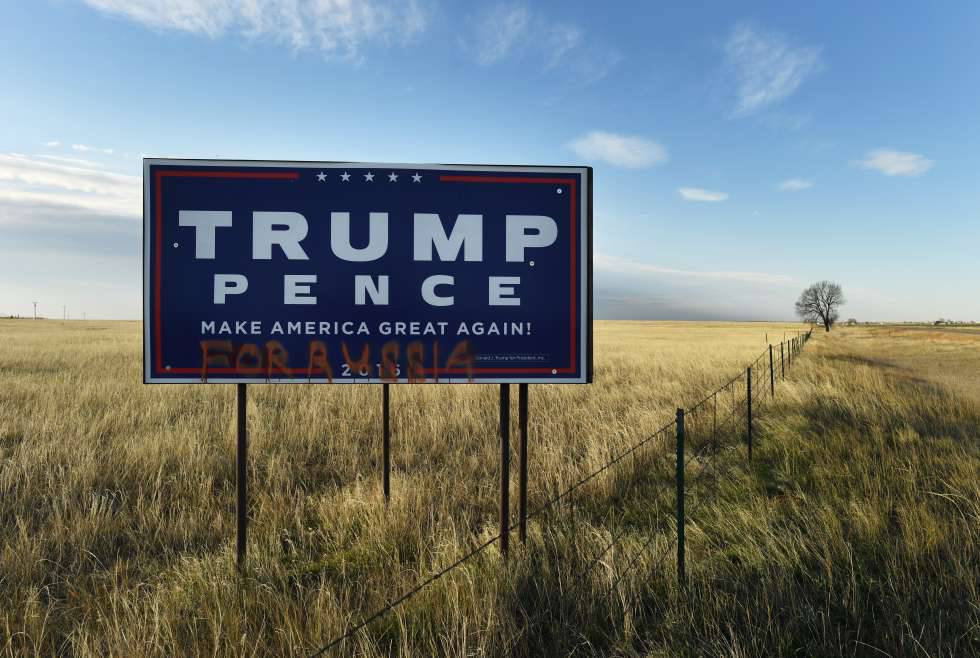 Una valla de la campaña de Trump y Pence en Colorado.