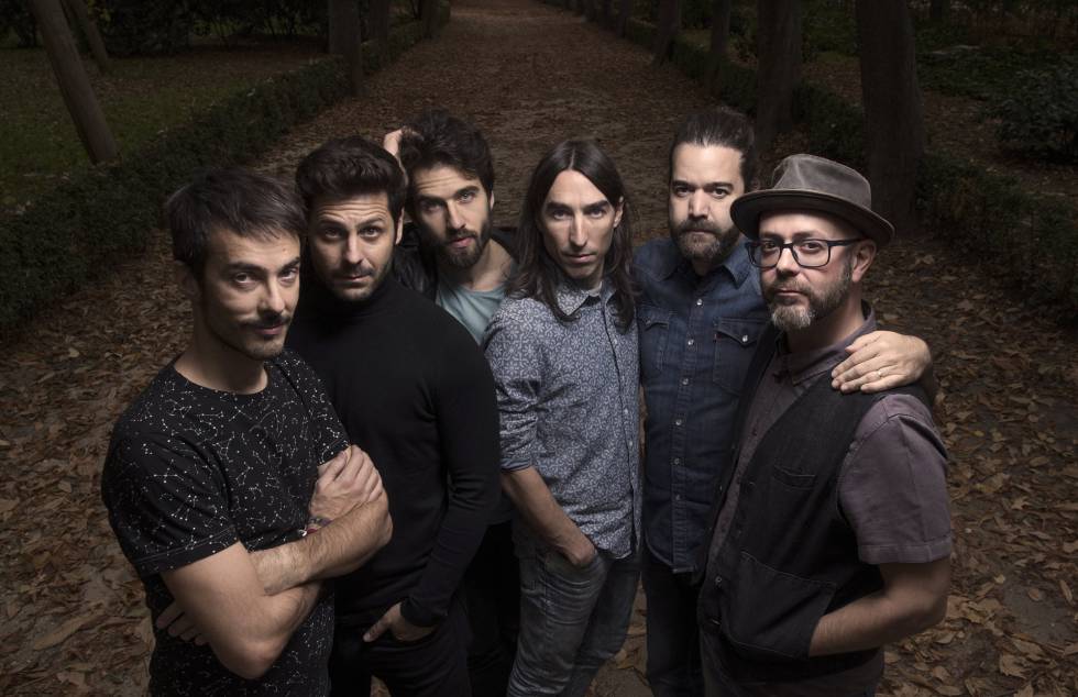 El grupo Vetusta Morla en el parque del Retiro, en Madrid. 