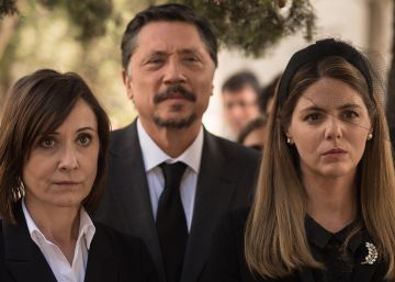 Nathalie Poza, Carlos Bardem, Manuela Velasco e Israel Elejalde, en 'Traición'.