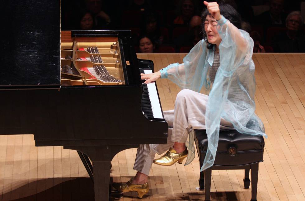 Mitsuko Uchida, durante un concierto en febrero de 2016 en el Carnegie Hall de Londres. 