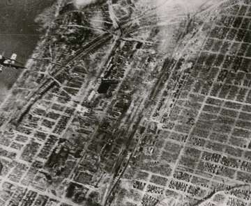 ‘No Frente do Leste’, fotografia aérea de Stalingrado feita pela Companhia de Propaganda alemã (PK).