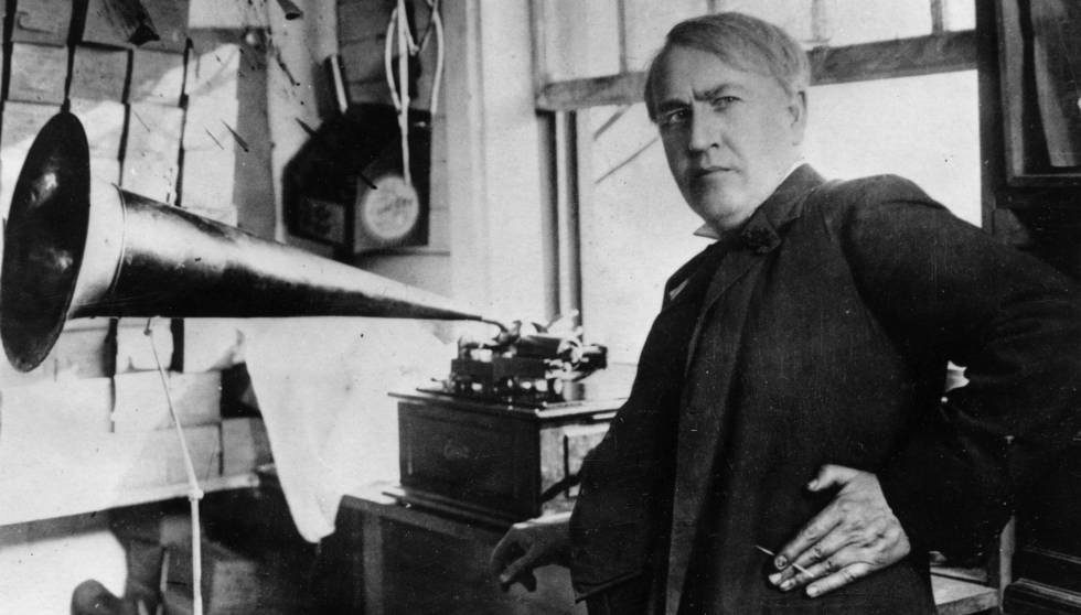 Thomas Edison, con un fonÃ³grafo.