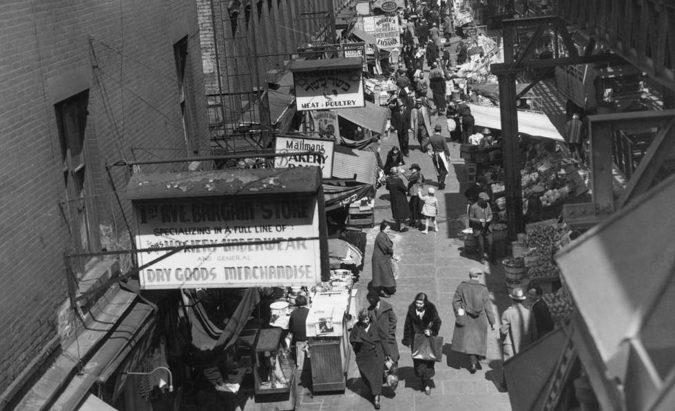 Mercado en un barrio judÃ­o en Nueva York, alrededor de 1935. 
