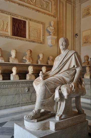 Vista de la Sala de los Filósofos de los Museos Capitolinos de Roma.