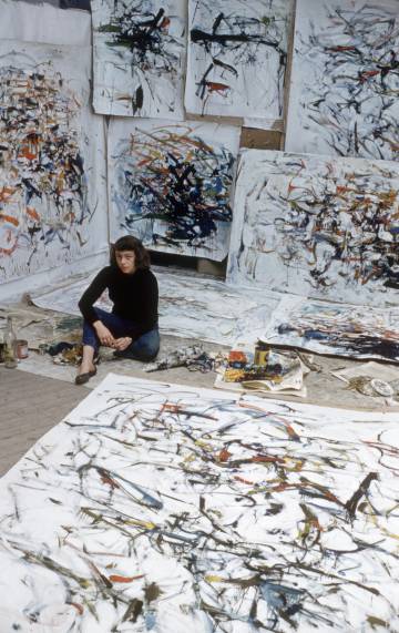 Joan Mitchell, en su estudio en ParÃ­s en septiembre de 1956.