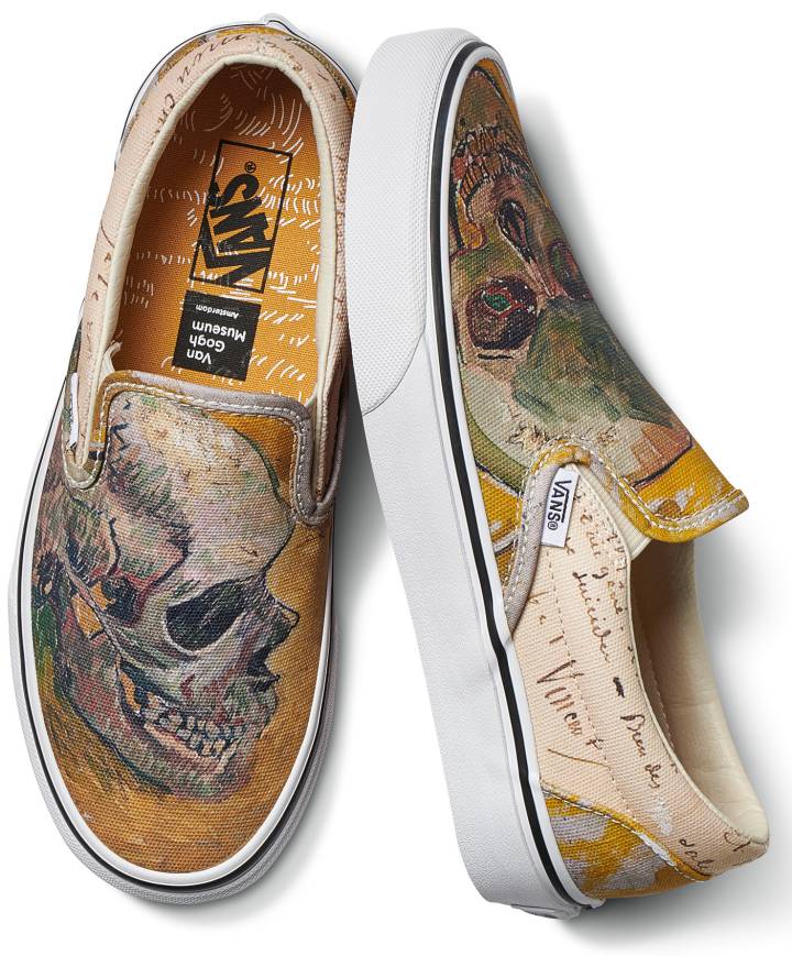Zapatillas de la marca Vans inspiradas en el óleo 'Calavera', de Van Gogh.