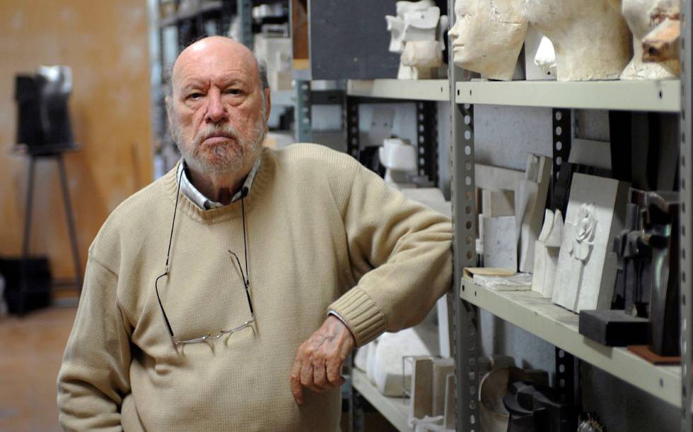 El escultor JosÃ© Luis SÃ¡nchez FernÃ¡ndez, en mayo de 2009, en su estudio de Pozuelo de AlarcÃ³n.