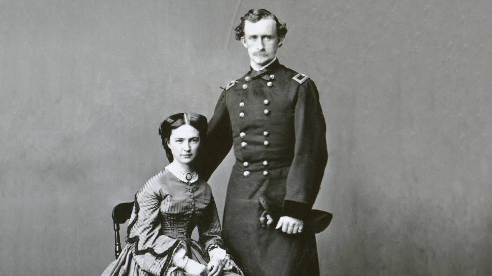 Libbie Custer y su esposo el general George Armstrong Custer, en una imagen sin datar.